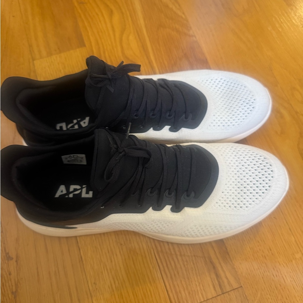 APL Men's Athletic Shoes in Black and White